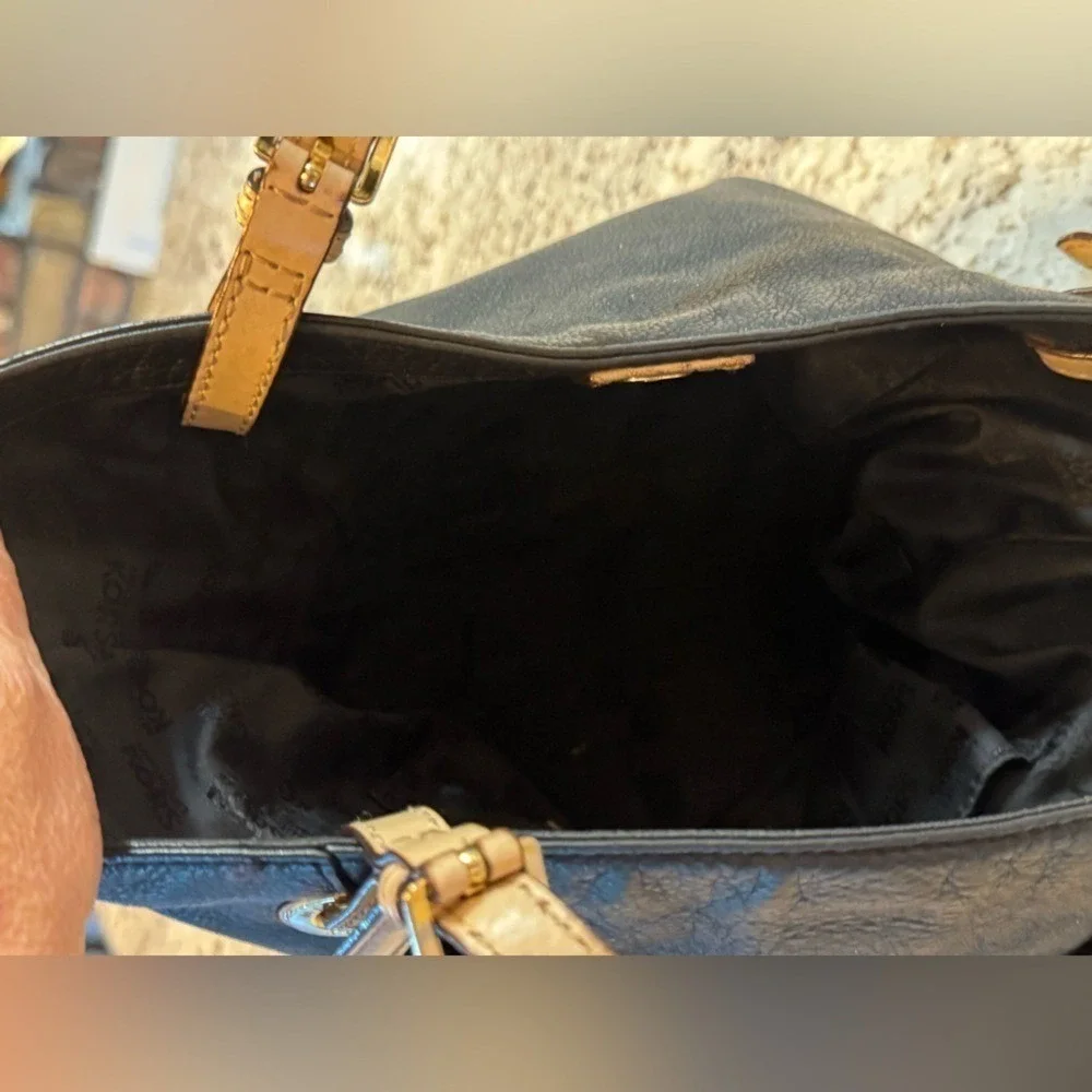 Michael Kors Elegant Black Leather‎ Tote Bag